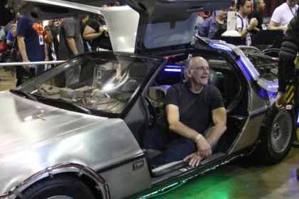Con una larga carrera cinematográfica, Christopher Lloyd es mundialmente reconocido como el Dr. Emmet “Doc” Brown en la trilogía de películas de “Volver al Futuro” Foto: MediaGamut