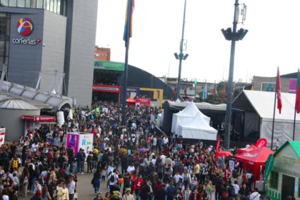 No es un misterio que la Filbo, es el evento más concurrido de Corferias. Ahora en su segunda edición luego de la pandemia, sigue indestronable - Foto: Ronald Cano