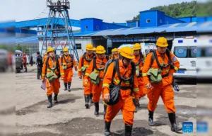 Tras conocerse la magnitud del accidente, el presidente de China, Xi Jinping, ordenó una investigación exhaustiva para establecer las causas de la tragedia y determinar posibles responsabilidades - Foto: Agencia Xinhua