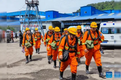 Tras conocerse la magnitud del accidente, el presidente de China, Xi Jinping, ordenó una investigación exhaustiva para establecer las causas de la tragedia y determinar posibles responsabilidades - Foto: Agencia Xinhua