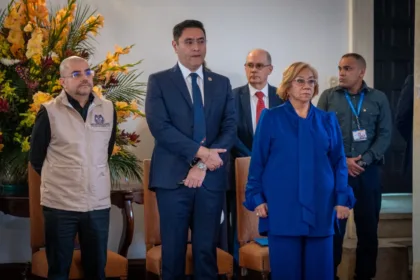 Las autoridades diplomáticas coordinaron con los gobiernos de los países anfitriones los dispositivos de seguridad necesarios para garantizar el normal desarrollo de las votaciones. Además, los kits electorales permanecen bajo vigilancia permanente y resguardados mediante mecanismos de control destinados a evitar cualquier irregularidad durante el proceso - Foto: Cancillería