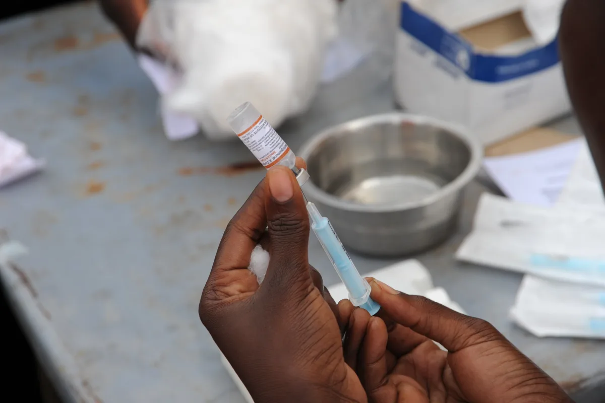 La Corte advirtió además que la negativa injustificada y reiterada a vacunar a un menor podría generar la intervención de las autoridades competentes - Foto: Path Global Health
