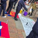 La situación se agravó cuando los encapuchados lanzaron amenazas relacionadas con la posible activación de artefactos explosivos artesanales dentro del campus. Ante el riesgo para la integridad de la comunidad académica, las directivas de la institución ordenaron una evacuación preventiva de las instalaciones ubicadas sobre la carrera 30 - Foto: Redes Sociales