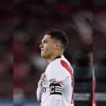 A pesar de la controversia, el cuerpo médico de River informó que Quintero se encuentra en buenas condiciones físicas y sin problemas de salud que limiten su actividad deportiva - Foto: X/@RiverPlate