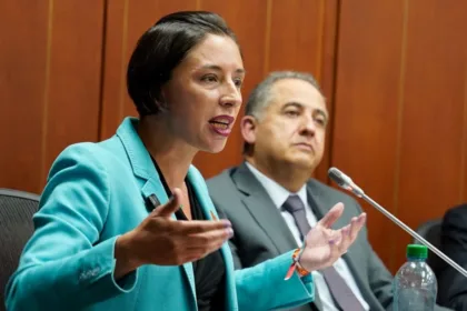 El debate legislativo apuntó directamente a los ministerios de Agricultura y Comercio, exigiéndoles la revisión inmediata de los tratados de libre comercio vigentes - Foto: Senado de la República