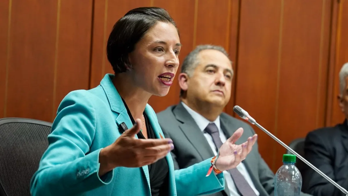 El debate legislativo apuntó directamente a los ministerios de Agricultura y Comercio, exigiéndoles la revisión inmediata de los tratados de libre comercio vigentes - Foto: Senado de la República