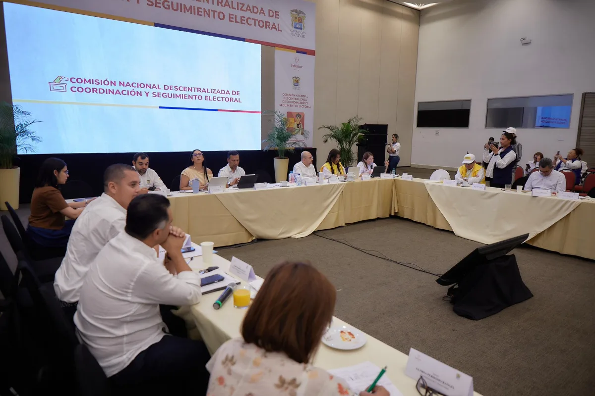 La metodología implementada por la Defensoría cuenta con el respaldo de organismos multilaterales y entidades internacionales. Asimismo, representantes de distintos sectores políticos han valorado positivamente la llegada de observadores extranjeros, argumentando que su presencia contribuye a reducir riesgos de presión o intimidación sobre los votantes, especialmente en las áreas rurales - Foto: Defensoría del Pueblo