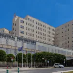 El Ministerio de Sanidad de España emitió una declaración institucional felicitando a todo el personal del Sistema Nacional de Salud por la impecable demostración de capacidad resolutiva y profesionalismo - Foto: Hospital General Universitario, Alicante, España/Diego Delso