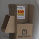 El debate sobre la ampliación de los puestos de votación continúa vigente entre los representantes de los colombianos en el exterior. Algunos sectores plantean alternativas como el voto por correo o el sufragio digital para futuras elecciones, aunque expertos de la Registraduría advierten sobre los riesgos de seguridad informática - Foto: Archivo/Ronald Cano