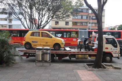 Los operativos de control vial se concentraron de manera prioritaria en zonas de alta congestión y actividad financiera, especialmente en corredores estratégicos de la ciudad con mayor flujo vehicular - Foto: Archivo/Ronald Cano