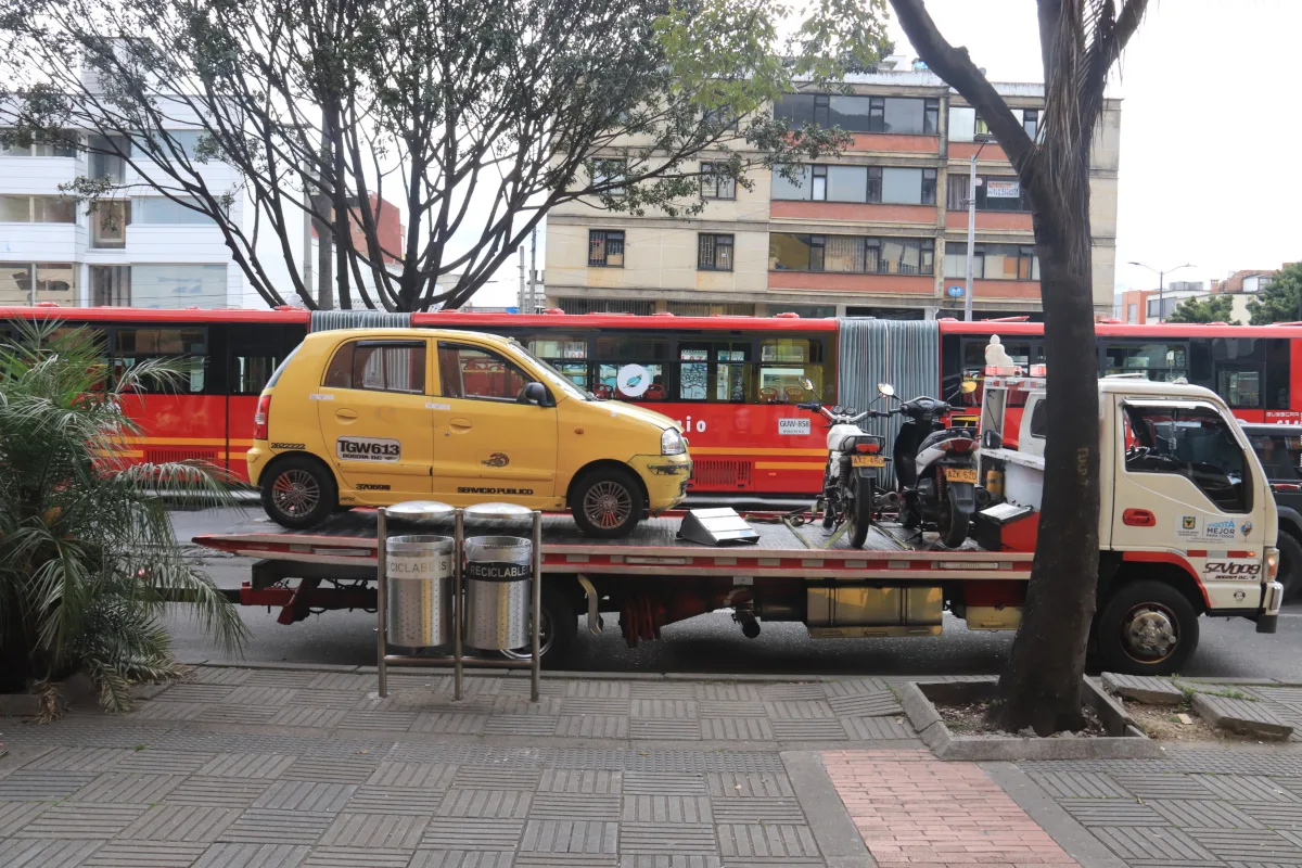 Los operativos de control vial se concentraron de manera prioritaria en zonas de alta congestión y actividad financiera, especialmente en corredores estratégicos de la ciudad con mayor flujo vehicular - Foto: Archivo/Ronald Cano