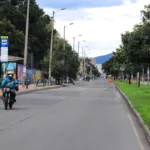 i bien la medida representó en su momento un alivio económico directo para el bolsillo de millones de usuarios de motos, su aplicación práctica generó un caos de tramitología en las oficinas de facturación de las instituciones médicas - Foto: Archivo/Ronald Cano