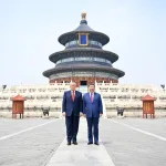 Durante las reuniones bilaterales, ambos mandatarios discutieron temas relacionados con comercio internacional, inteligencia artificial, tecnología, aranceles y estabilidad económica global. También abordaron asuntos sensibles como Taiwán y la situación en Medio Oriente - Foto: Ministerio de Asuntos Exteriores de China