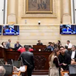 Los ponentes del proyecto expusieron ante las comisiones los certificados de viabilidad presupuestal expedidos formalmente por la cartera de Hacienda de la nación. Estos documentos técnicos pretenden demostrar que el funcionamiento de la entidad no pone en riesgo la regla fiscal ni la estabilidad macroeconómica del Estado - Foto: Senado de la República