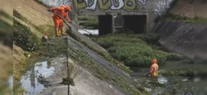 Los operativos de mantenimiento preventivo se concentraron especialmente en las localidades de Suba, Engativá y Kennedy, consideradas zonas de alta vulnerabilidad por antecedentes de taponamientos recurrentes - Foto: Empresa de Acueducto y Alcantarillado de Bogotá