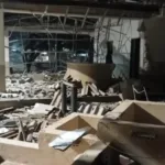 Como consecuencia del ataque, un grupo de doce uniformados que realizaban labores de vigilancia resultó herido y recibió atención inicial por parte de las unidades de sanidad militar desplegadas en el lugar - Foto: Ejército Nacional
