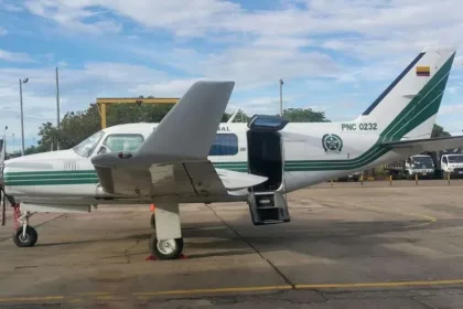 Los disparos impactaron los costados izquierdo y derecho del fuselaje delantero del avión - Foto: Archivo/Policía Nacional