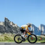 La presencia de Bernal entre los protagonistas también refuerza la tradición colombiana en las grandes vueltas del ciclismo mundial - Foto: Ineos Team