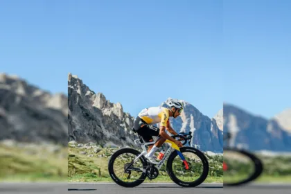 La presencia de Bernal entre los protagonistas también refuerza la tradición colombiana en las grandes vueltas del ciclismo mundial - Foto: Ineos Team