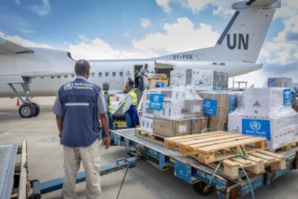 La OMS desplegó comisiones médicas especializadas hacia el este de la República Democrática del Congo con el objetivo de fortalecer los protocolos de aislamiento y atención hospitalaria - Foto: OMS