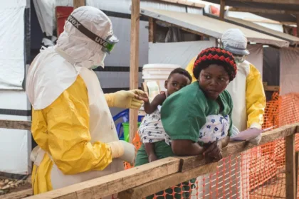 La OMS solicitó formalmente la movilización inmediata de recursos económicos para financiar el envío masivo de vacunas experimentales a las zonas afectadas - Foto: Archivo/Unicef