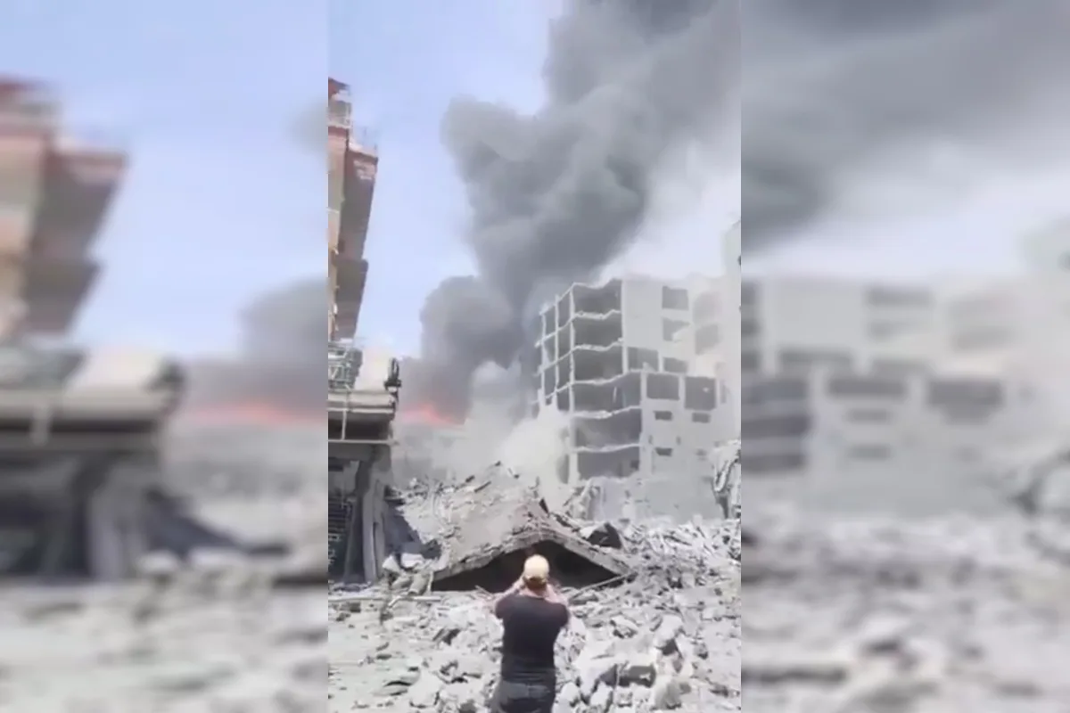 Las escenas de angustia se multiplicaron entre los residentes de las comunidades cercanas al lugar de las explosiones. Numerosas familias abandonaron temporalmente sus viviendas por temor a nuevos ataques, mientras los equipos de rescate continuaban las labores de búsqueda entre los escombros para descartar la presencia de más víctimas - Foto: Captura Vídeo Redes Sociales