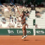 La jugadora compartió imágenes de los daños causados por los ataques y reveló que uno de los proyectiles impactó a poca distancia de la vivienda de su familia. Mientras ella competía en París, sus padres y otros seres queridos tuvieron que refugiarse en espacios subterráneos para protegerse de los bombardeos - Foto: X/@rolandgarros