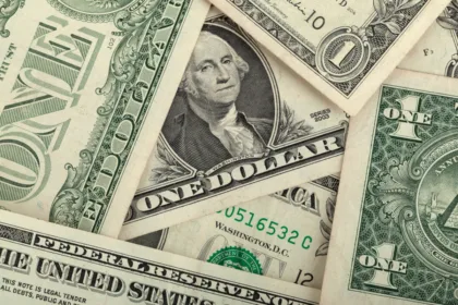 Por su parte, el Banco de la República sigue con lupa el rumbo de estas fluctuaciones cambiarias debido a su impacto directo sobre los indicadores de inflación de los productos importados - Foto: Petr Kratochvil