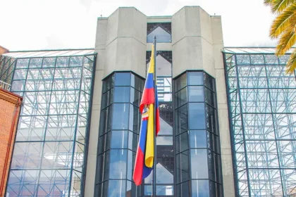 Uno de los puntos bajo revisión es el tiempo de respuesta otorgado por las administradoras frente a solicitudes de traslado. De acuerdo con la normativa vigente, las entidades deben garantizar procesos transparentes, oportunos y sin barreras indebidas para los usuarios - Foto: Superfinanciera