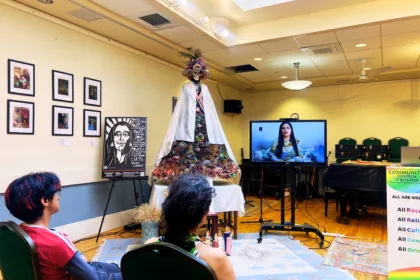 La muestra, presentada por Casa de Artesanos Inc., reúne fotografía, escultura, acuarela, escritura, arte simbólico, procesos artesanales y arte gastronómico. Está abierta al público del 29 de mayo al 25 de junio de 2026 en la Diane Esmond Gallery, dentro del Lothrop Auditorium de The Community Church of Boston, en Massachusetts - Foto: Julieth Cabral