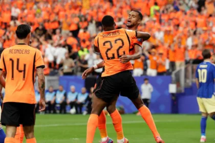 Al minuto 47, recién iniciada la segunda mitad, el atacante del Liverpool, Cody Gakpo, anotó el tercer tanto, y solo siete minutos más tarde, al 54', el propio Gakpo firmó su segundo gol de la jornada para poner una escandalosa pizarra de 4-0 - Foto: Federación Neerlandesa de Fútbol