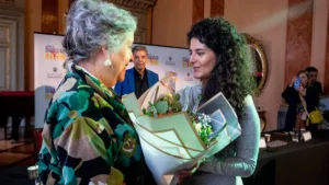 “La cultura es trabajo, sustento y derechos. Esta decisión de UNESCO reconoce el esfuerzo que estamos haciendo para que artistas, creadores y trabajadores culturales cuenten con mejores condiciones de protección social y mayor reconocimiento dentro del desarrollo del país”, señaló la ministra de las Culturas, las Artes y los Saberes, Yannai Kadamani - Foto: Ministerio de Cultura