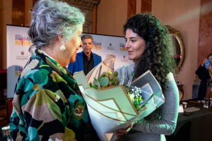 “La cultura es trabajo, sustento y derechos. Esta decisión de UNESCO reconoce el esfuerzo que estamos haciendo para que artistas, creadores y trabajadores culturales cuenten con mejores condiciones de protección social y mayor reconocimiento dentro del desarrollo del país”, señaló la ministra de las Culturas, las Artes y los Saberes, Yannai Kadamani - Foto: Ministerio de Cultura