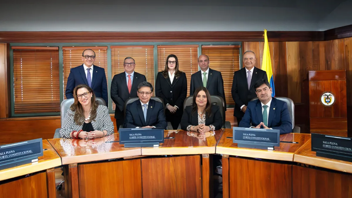 En su análisis, la Corte consideró que la emergencia obedeció a una calamidad pública sobreviniente, distinta de las dificultades estructurales que históricamente afectan a algunas regiones del país. Sin embargo, advirtió que los estados de excepción no pueden utilizarse para resolver problemas permanentes o implementar reformas de largo plazo sin una conexión directa con la crisis específica que motivó su declaratoria - Foto: Corte Constitucional