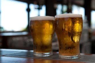 Según lo establecido por la administración distrital, la restricción para la venta y el consumo de bebidas alcohólicas comenzará el sábado 20 de junio y se extenderá hasta las 6:00 de la mañana del lunes 22 de junio - Foto: Wagner T. Cassimiro