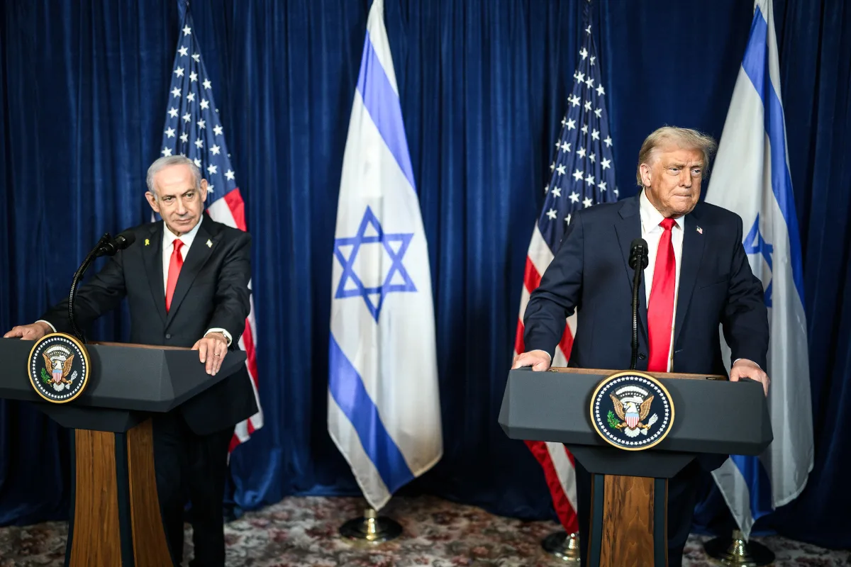 De acuerdo con diversos reportes de prensa, Trump sostuvo una conversación telefónica particularmente tensa con Netanyahu, en la que manifestó su rechazo a nuevas escaladas militares que, a su juicio, podrían afectar los esfuerzos diplomáticos impulsados por Washington - Foto: The White House