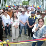 La obra representa una solución definitiva para las comunidades que quedaron parcialmente aisladas luego de que las fuertes lluvias destruyeran el puente anterior sobre el río Canalete. Durante varios meses, los habitantes enfrentaron dificultades para movilizarse y acceder a servicios básicos - Foto: UNGRD