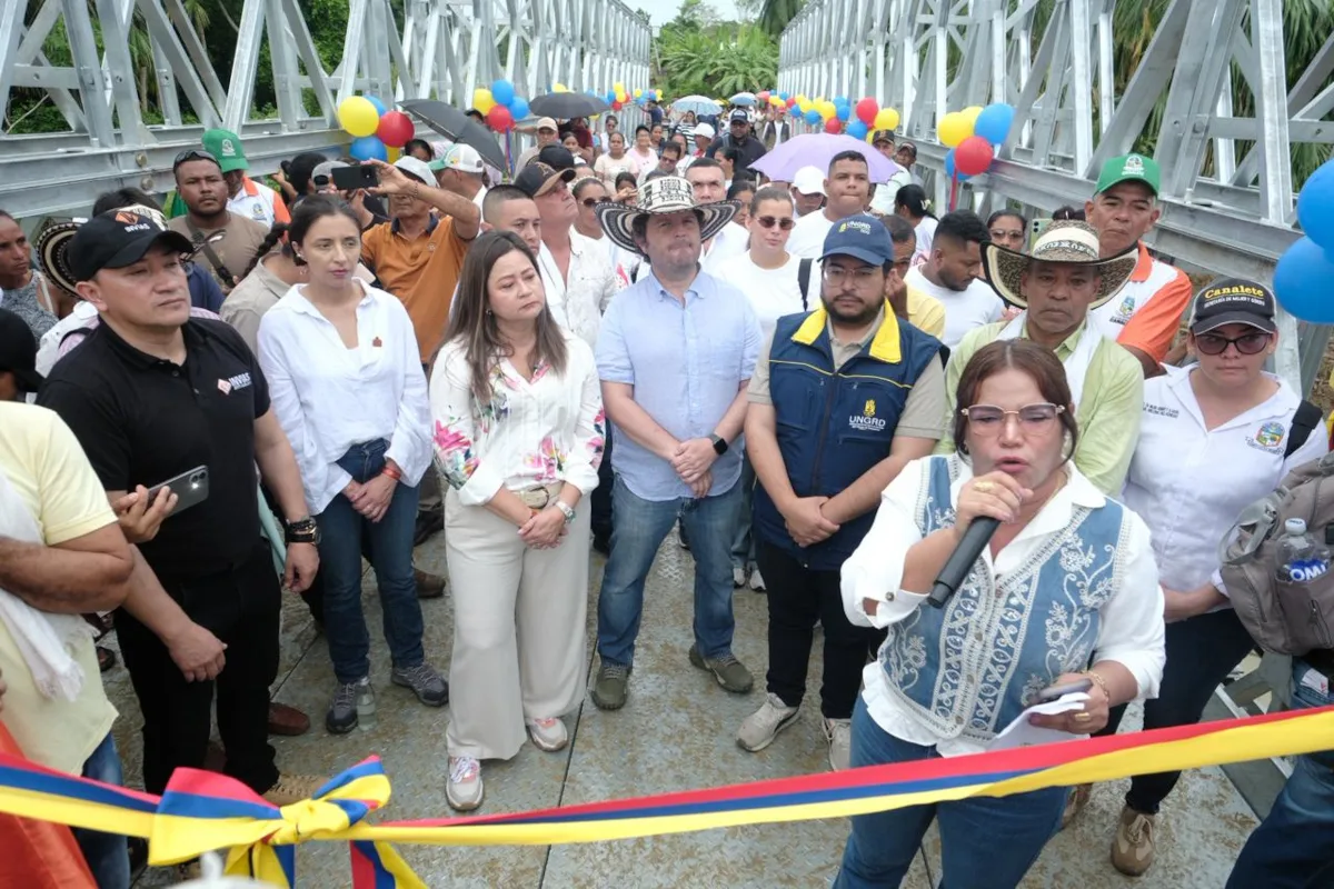 La obra representa una solución definitiva para las comunidades que quedaron parcialmente aisladas luego de que las fuertes lluvias destruyeran el puente anterior sobre el río Canalete. Durante varios meses, los habitantes enfrentaron dificultades para movilizarse y acceder a servicios básicos - Foto: UNGRD