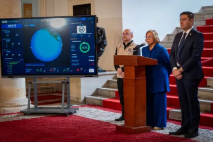 La Registraduría Nacional y las autoridades diplomáticas desplegaron operativos especiales para garantizar el normal desarrollo de las votaciones en el exterior. Los consulados han sido dotados con el material electoral necesario y se han establecido protocolos para asegurar la transparencia del proceso - Foto: Cancillería