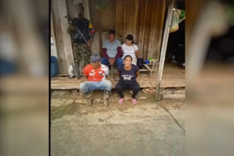 Las primeras labores permitieron hallar tres cuerpos sin vida, mientras continuaba la búsqueda de una cuarta persona que permanecía desaparecida. La situación generó preocupación entre las comunidades rurales del municipio - Foto: X/@Julian_VasquezP