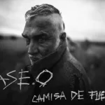 El universo conceptual del álbum se inspira en experiencias vividas por el artista desde 2020, periodo en el que estuvo expuesto a controversias y debates públicos relacionados con opiniones que se apartaban de discursos considerados dominantes. Esta experiencia se convierte en uno de los ejes centrales de la obra - Foto: Kaseo.O