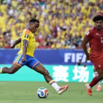 La paridad permitió que la Selección de Colombia estableciera un récord nacional al clasificar por primera vez de forma invicta en el liderato absoluto de su grupo con 7 unidades, relegando a los europeos al segundo puesto con 5 puntos - Foto: FIFA