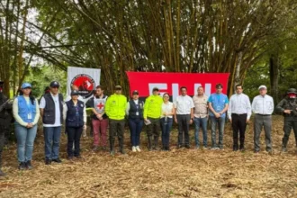 Esley Hoyos y Yordin Fabián Pérez integraban una unidad especializada que trabajaba en investigaciones relacionadas con delitos contra líderes sociales y defensores de derechos humanos en la región fronteriza de Arauca. Su caso generó múltiples llamados nacionales e internacionales para exigir su liberación - Foto: Defensoría del Pueblo