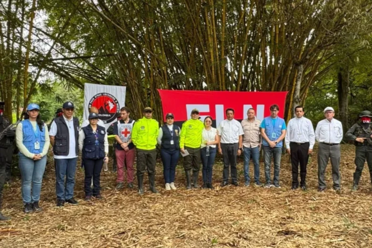 Esley Hoyos y Yordin Fabián Pérez integraban una unidad especializada que trabajaba en investigaciones relacionadas con delitos contra líderes sociales y defensores de derechos humanos en la región fronteriza de Arauca. Su caso generó múltiples llamados nacionales e internacionales para exigir su liberación - Foto: Defensoría del Pueblo