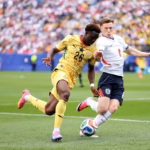 Ninguno de los dos equipos logró vulnerar las porterías defendidas por Jordan Pickford y Benjamin Asare, dejando el grito de gol ahogado en las tribunas - Foto: FIFA