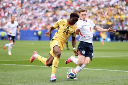 Ninguno de los dos equipos logró vulnerar las porterías defendidas por Jordan Pickford y Benjamin Asare, dejando el grito de gol ahogado en las tribunas - Foto: FIFA