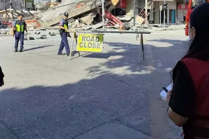 La ciudad de General Santos y varias localidades de la región de Sarangani figuraron entre las zonas más impactadas. Equipos de emergencia atendieron derrumbes, deslizamientos de tierra y fallas en la infraestructura urbana, mientras numerosas familias abandonaban temporalmente sus hogares por seguridad - Foto: Cruz Roja Filipinas