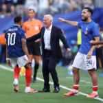 Ousmane Dembélé habilitó con precisión quirúrgica a Kylian Mbappé, quien ingresó al área con potencia pura, desparramó la marca de Viktor Gyökeres con un amague excelso y fusiló con un derechazo cruzado al portero Jacob Widell Zetterström para abrir el electrónico 1-0 - Foto: FIFA