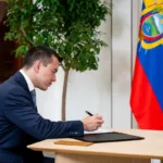 La decisión de levantar los aranceles también adquirió una dimensión política luego de que Noboa afirmara públicamente que la medida estaba relacionada con conversaciones sostenidas con el candidato presidencial colombiano Abelardo de la Espriella - Foto: X/@DanielNoboaOk
