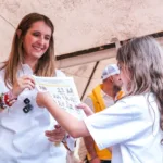 Algunos expertos sostienen que la capacidad de De la Espriella para posicionarse como una alternativa renovada dentro de la derecha pudo haber influido en la redistribución de apoyos. Esta situación habría dificultado que Valencia alcanzara los niveles de votación que necesitaba para mantenerse en la disputa presidencial - Foto: X/@PalomaValenciaL